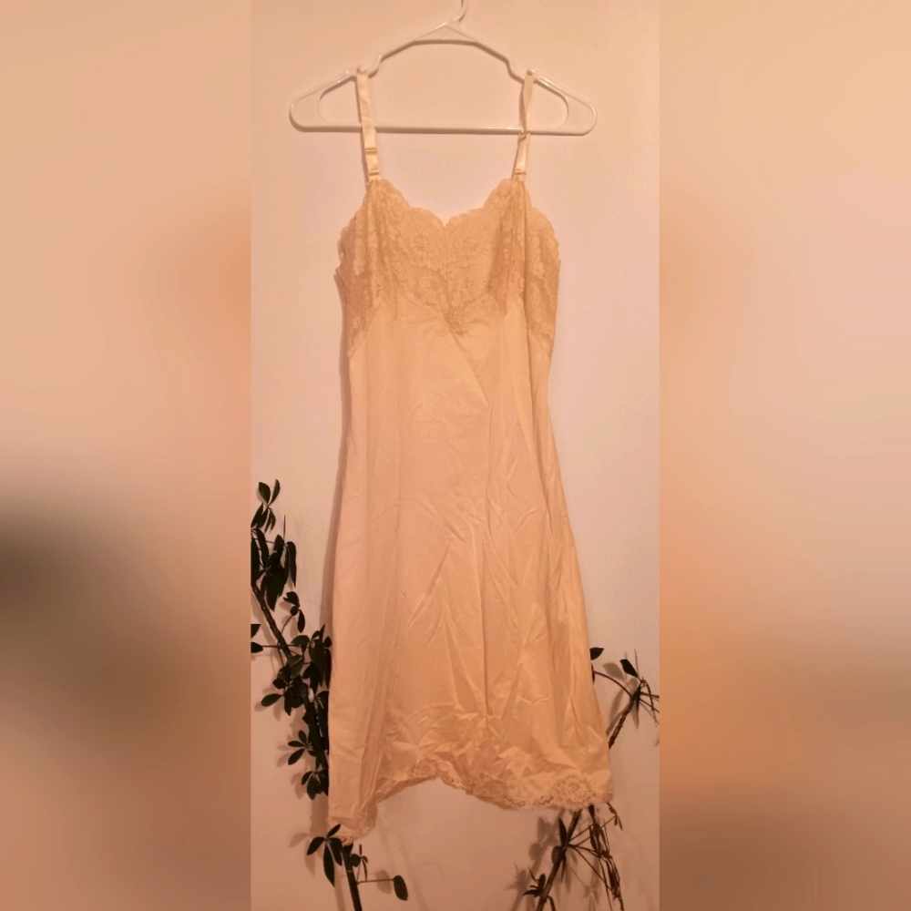 Wonder Maid Vintage Full Slip 34